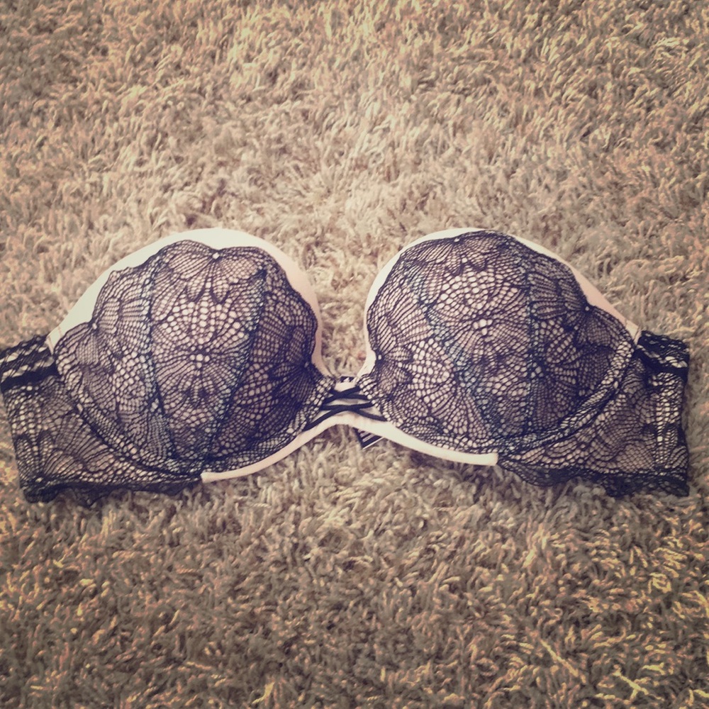 Very sexy strapless push up bra 32C